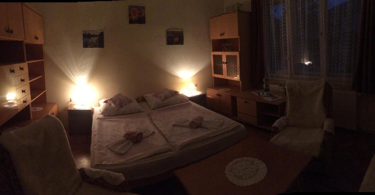 Appartement Nyarfa à Keszthely Extérieur photo